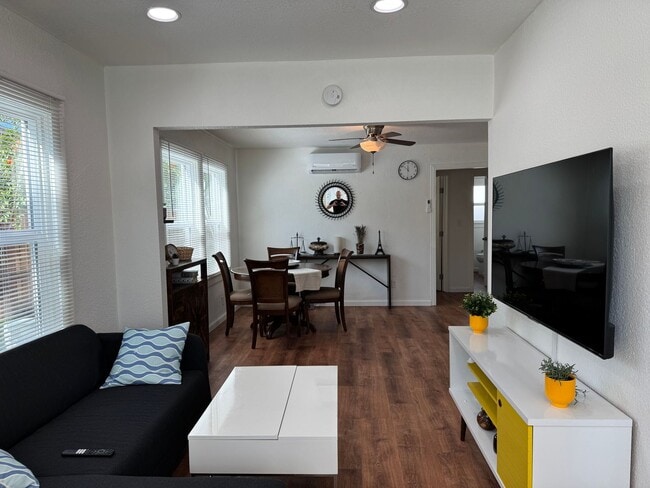 Photo - Downtown Sacramento 2 Bedroom, 1 Bath 850 sqft. Townhome for Lease.