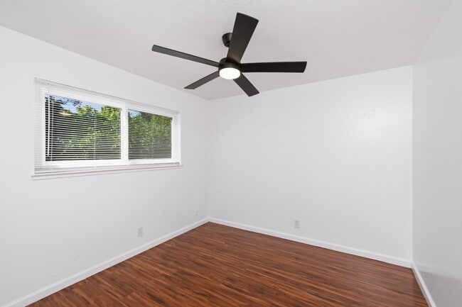 Bedroom 1 bed 1 bath