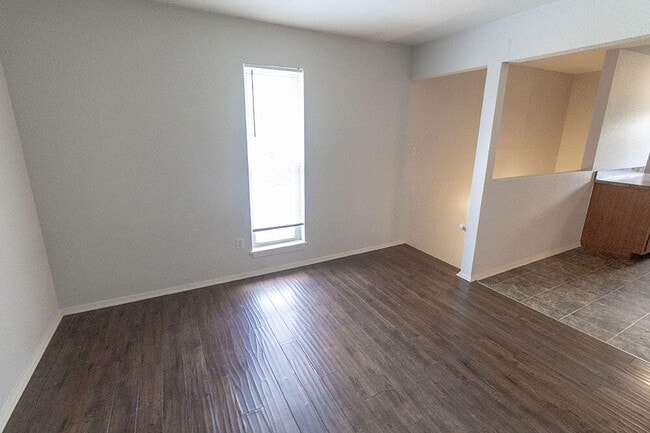 Photo - 1015 W Ash St