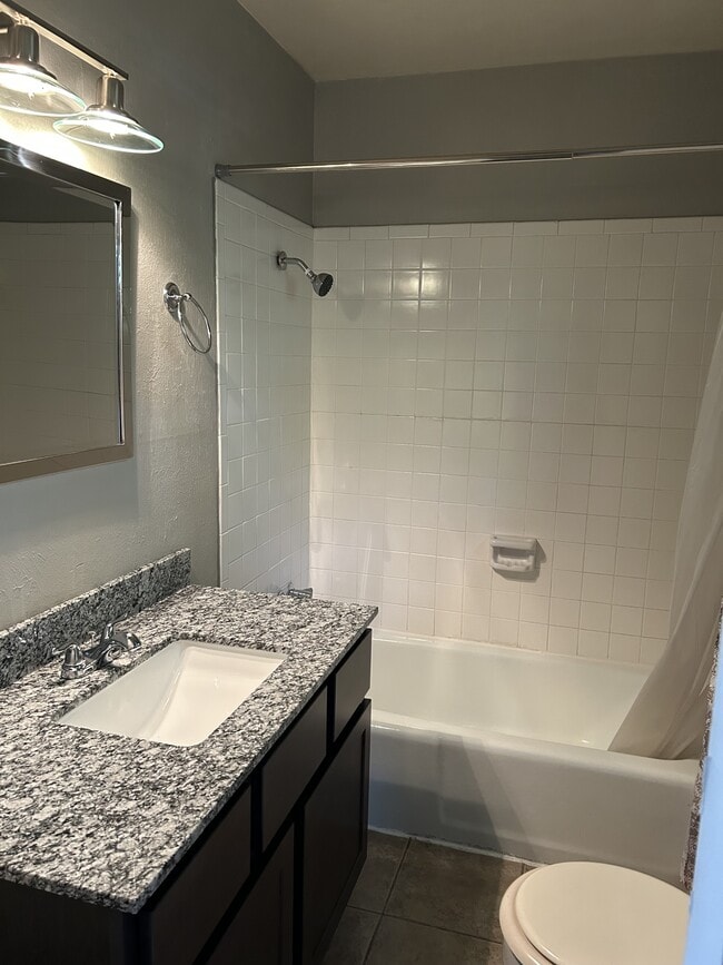 Photo - 125 NW 25th St