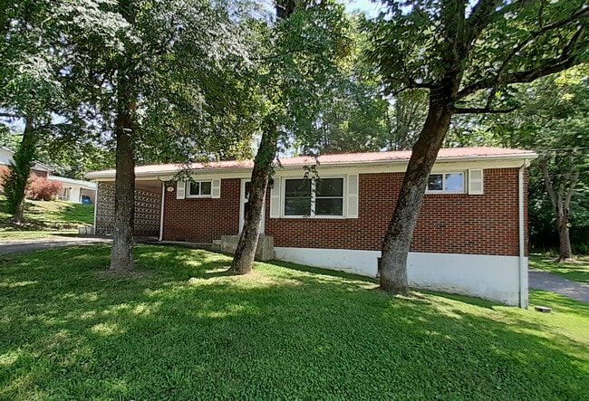 Photo - 707 S McCrary St