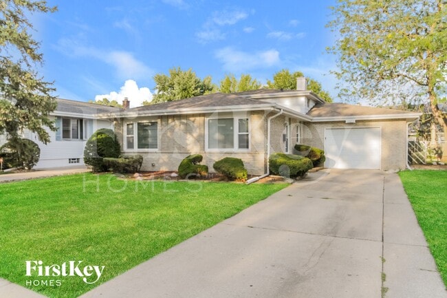 Photo - 17053 Grant St