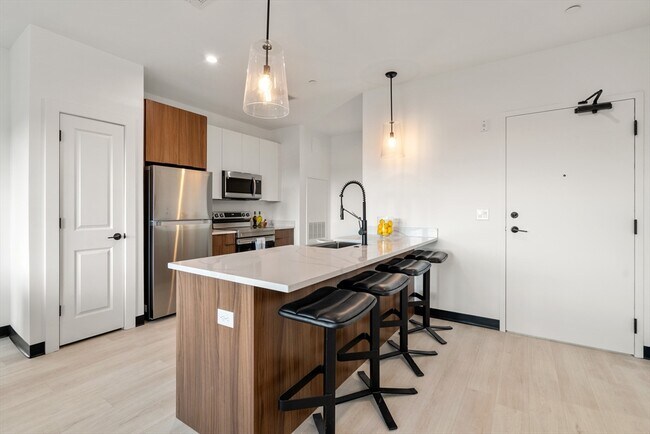 Building Photo - 600 Broadway Unit 612 Rental