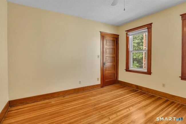 31 Brooklawn St Unit 2