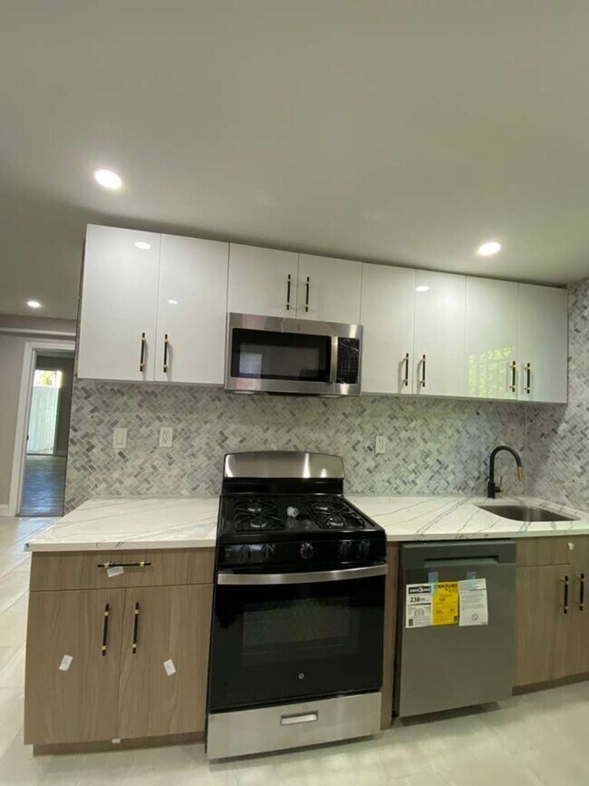 Building Photo - 113 Herriot St Unit 1
