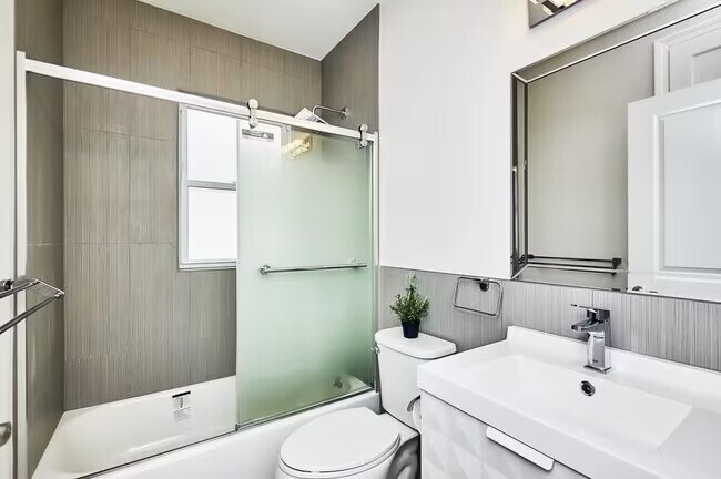 576 Lagrange St Unit 576