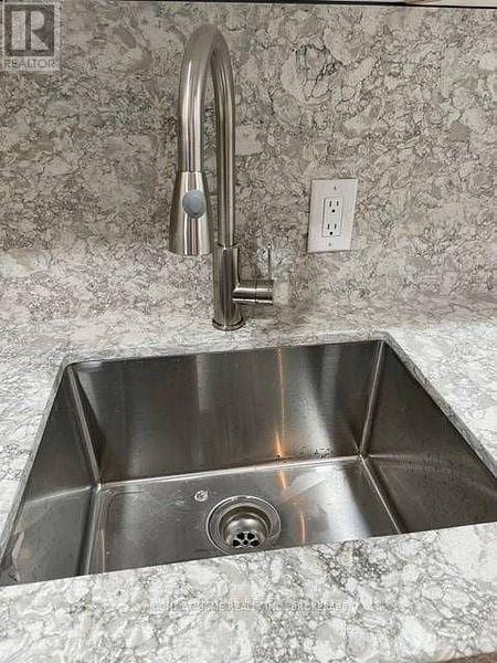 Photo - 2194 St Clair Ave W
