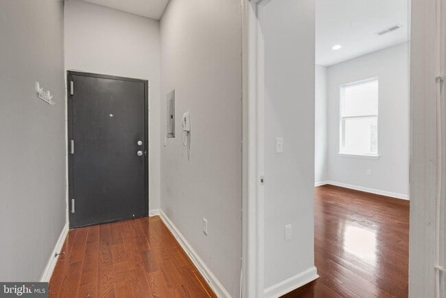 Building Photo - 511 South St Unit 2