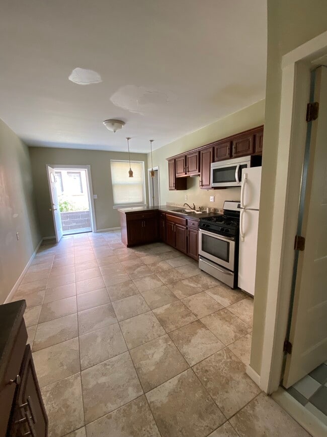 Building Photo - 12010 Paul Ave Unit 2