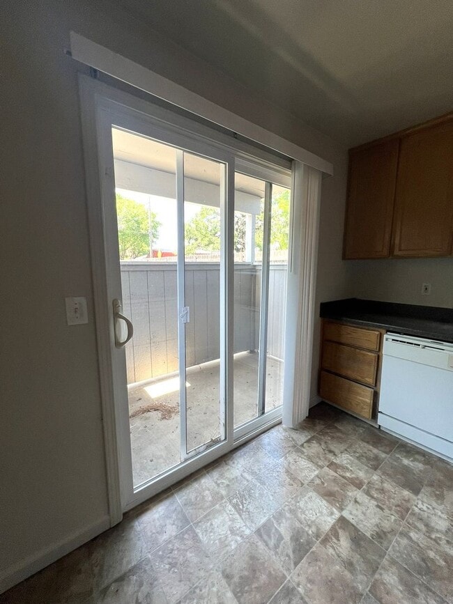 Photo - 1143 W 1st St Unidad 3