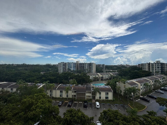 Building Photo - 4222 Inverrary Blvd Unit 4313