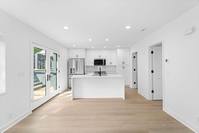 Building Photo - 1411 Chesapeake St Unit 1411-B