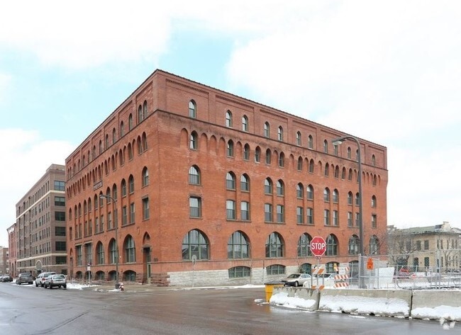 Lindsay lofts