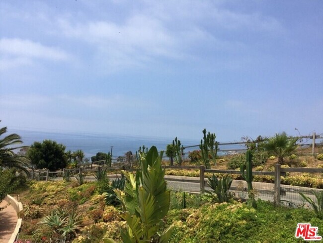 Building Photo - 34077 Pacific Coast Hwy Rental