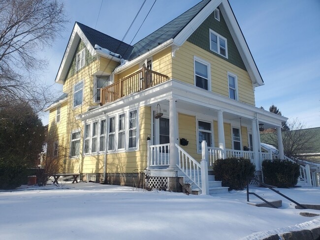 Photo - 203/205 N Spring St Unit 203