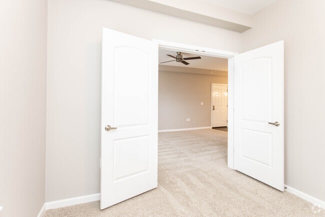 1BR, 1BA - 880 SF - The Red Oak - WaterStone at Carriage Trails