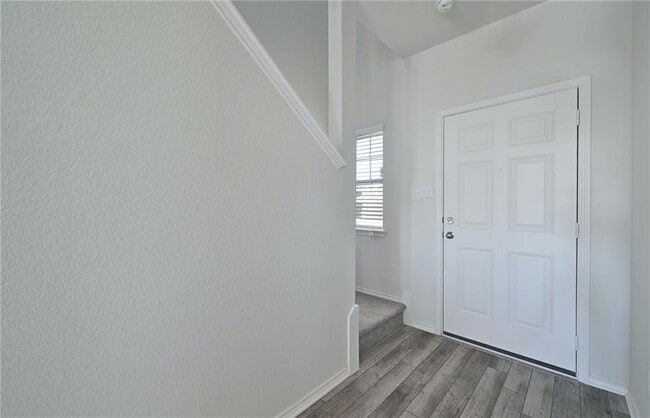 Photo - 147 Longstraw Dr