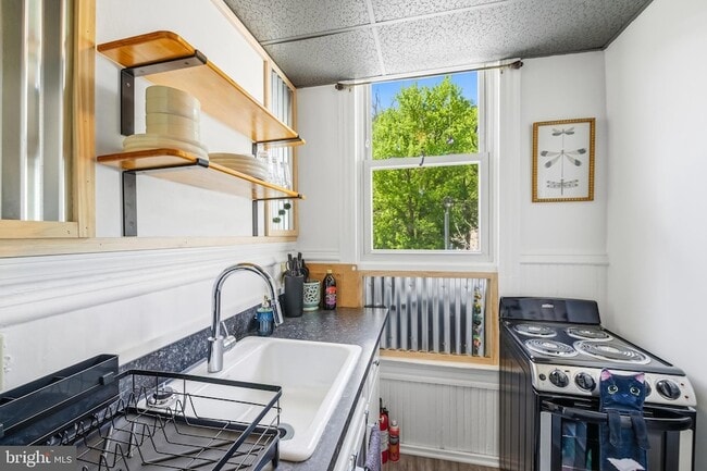 Photo - 15 N Washington St Unit 2