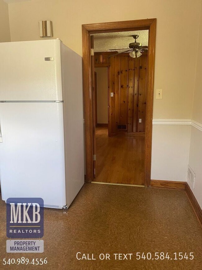 Photo - 3136 Fleetwood Ave SW