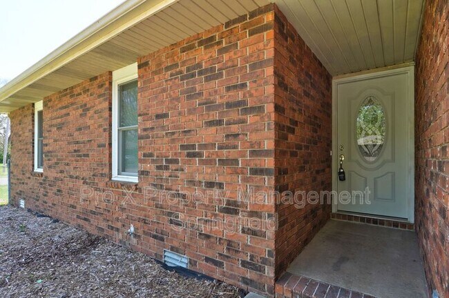 1022 W McGee St