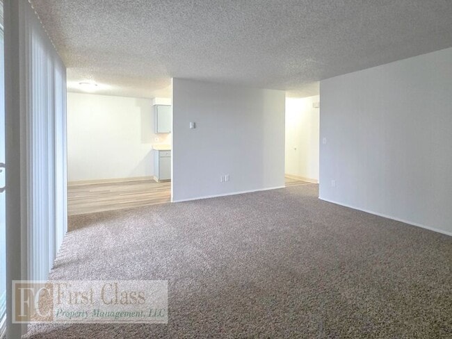 Photo - 1402 NE 186th Ave