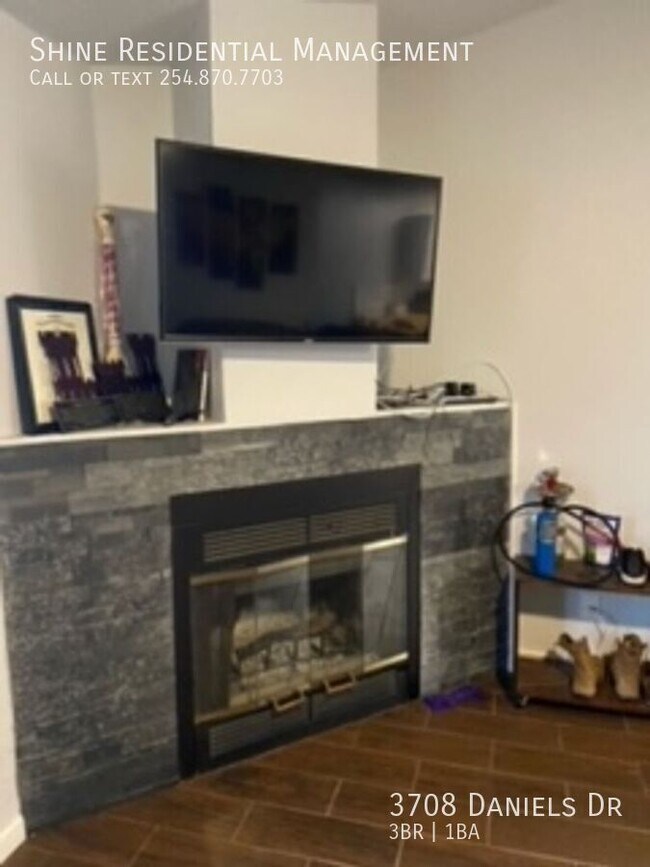 Photo - 3708 Daniels Dr