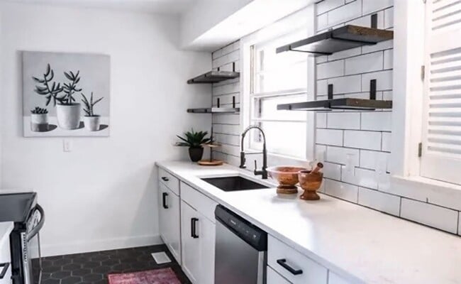 Photo - Spacious Three Bedroom Available Now!