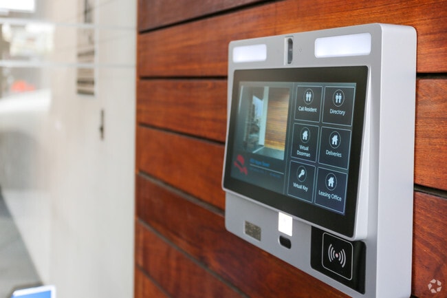 Secure Entry - 450 Hayes St