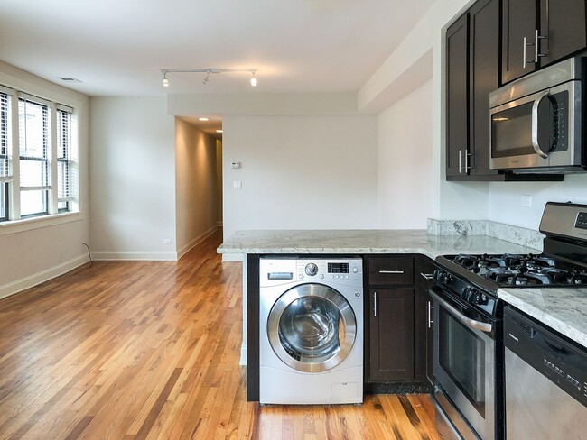 Photo - 2229 W Wilson Ave