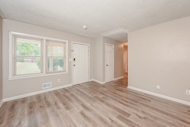 Photo - 3135 Robin Rd