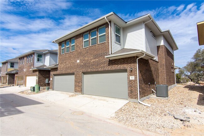 Photo - 605 W South St
