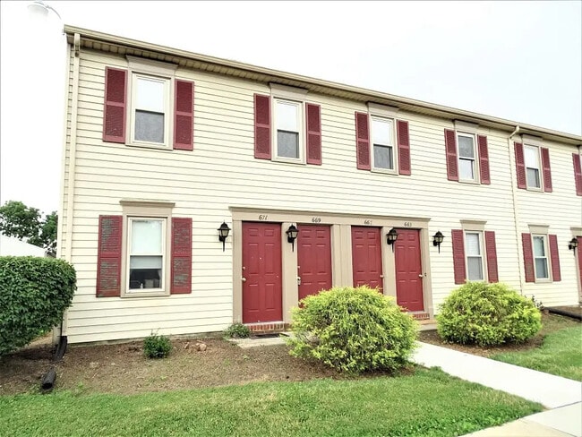 Building Photo - 661 Brunnerville Rd