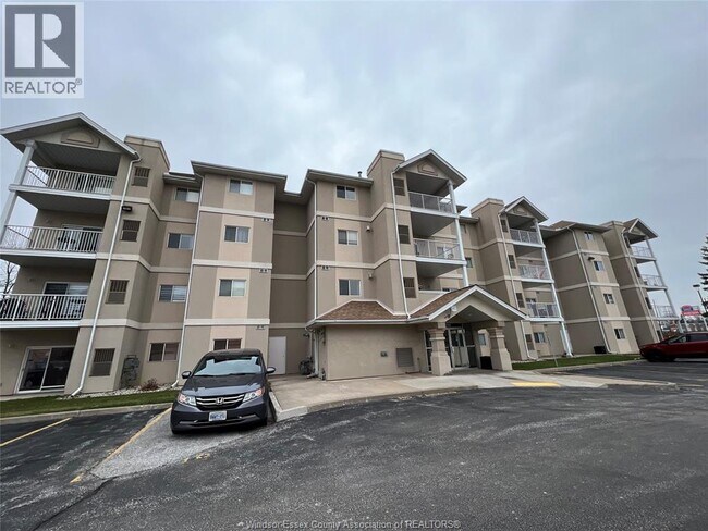 Photo - 1535 Grand Marais Rd W Unit 304