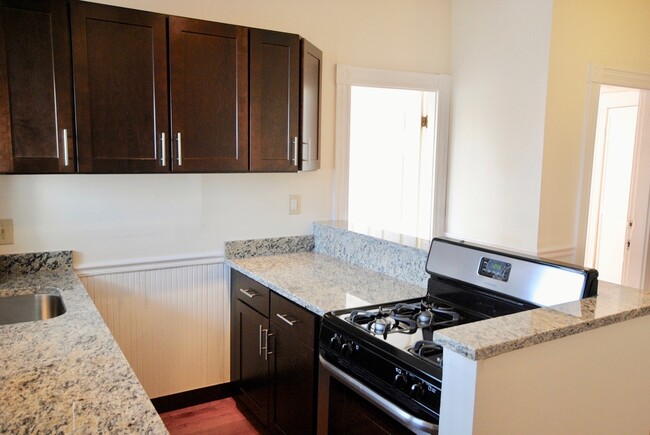 Photo - 119 Lexington St Apartments Unit 3R
