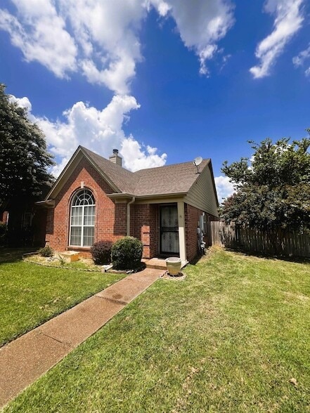Building Photo - 6900 Wrigley Dr Rental