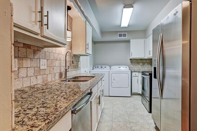 Photo - 357 N Post Oak Ln Unit 209