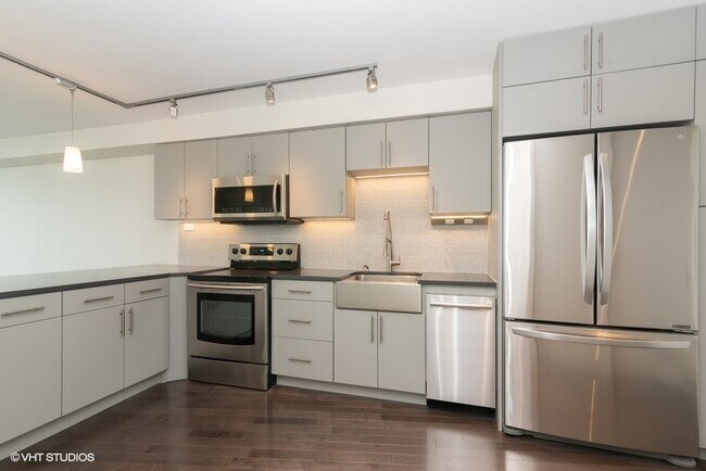 Photo - 300 N State St Unit 5517