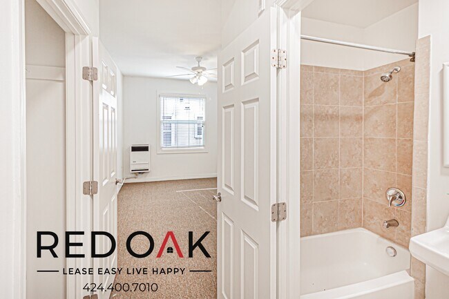 Photo - Serene Bachelor with Lovely Floors, Ceilin... Unidad 208