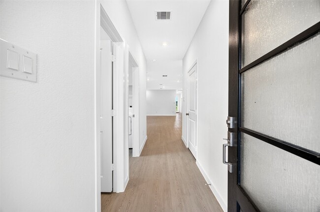 Building Photo - 27447 Sunterra Village Dr