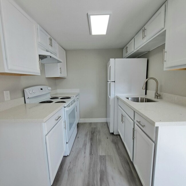 Building Photo - 2556 S Van Patten St Unit Camino @ 2556