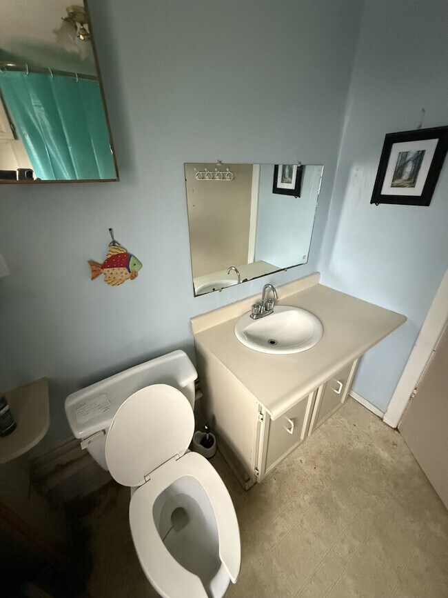 Photo - 159 Barrie Rd Unit Room 1