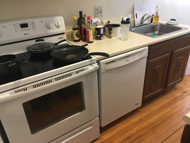 Photo - 52 Strathmore Rd