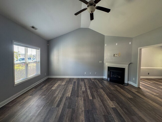 Photo - Attractive 3 Bed 2 Bath Home in Westgate