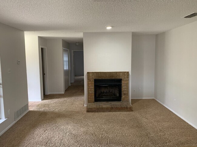 Photo - 305 Shady Valley Dr