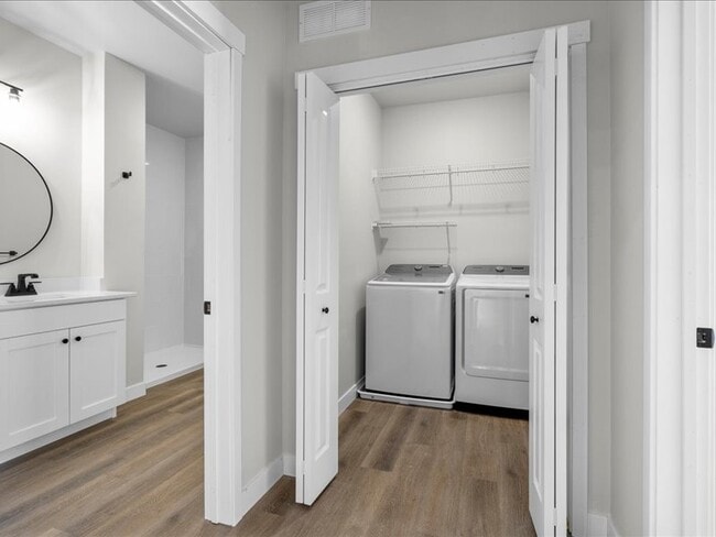 Photo - 8 Jaro Wy Unidad 203