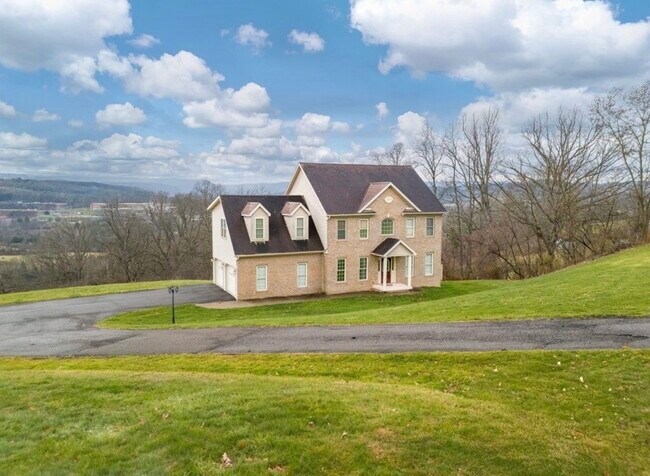 Photo - 65 Hillside Dr