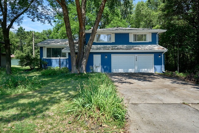 Building Photo - 565 Transit Ave