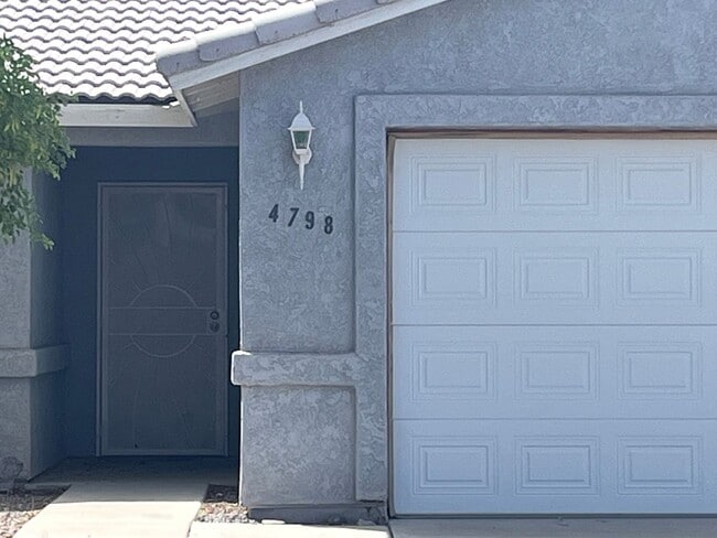 Photo - 2 BR 2Ba Home with YARD, Garage, close to Hwy 95 Fort Mohave