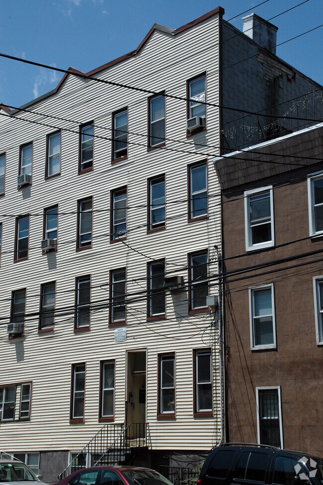 Photo - 60 Madison St