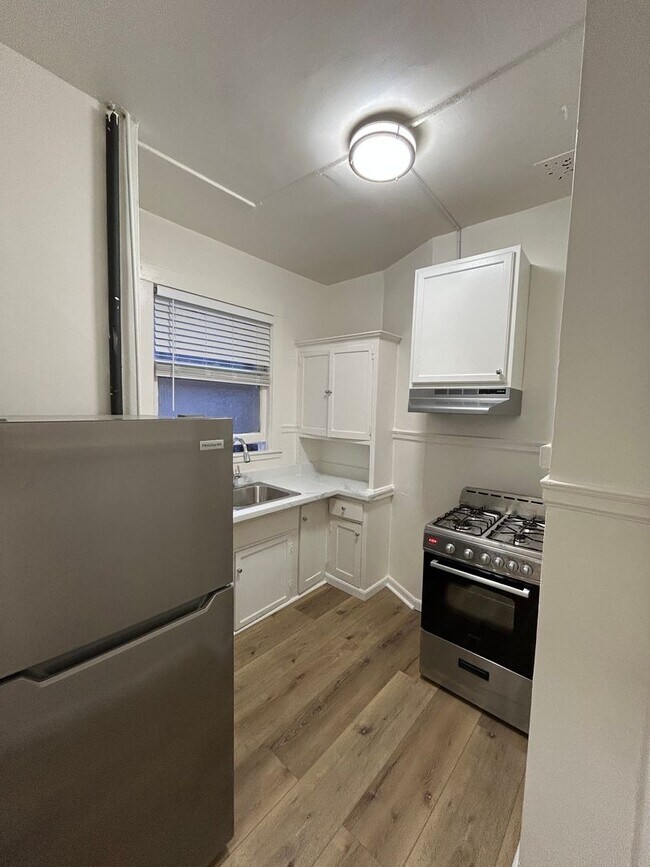 Photo - 655 Hyde St Unit 7